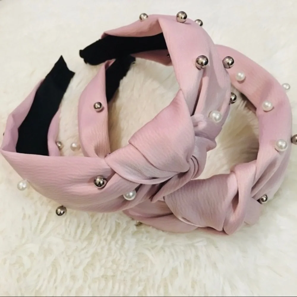 PEARL HEADBAND BLUSH PINK PEARL HEADBAND WITH SILVER BALLS‎- NEW